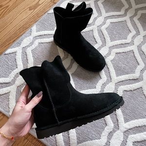 ⛔️SOLD⛔️UGG all black boots